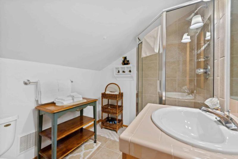 Ridgepoint Townhome 198 By East West Hospitality Beaver Creek Exteriör bild
