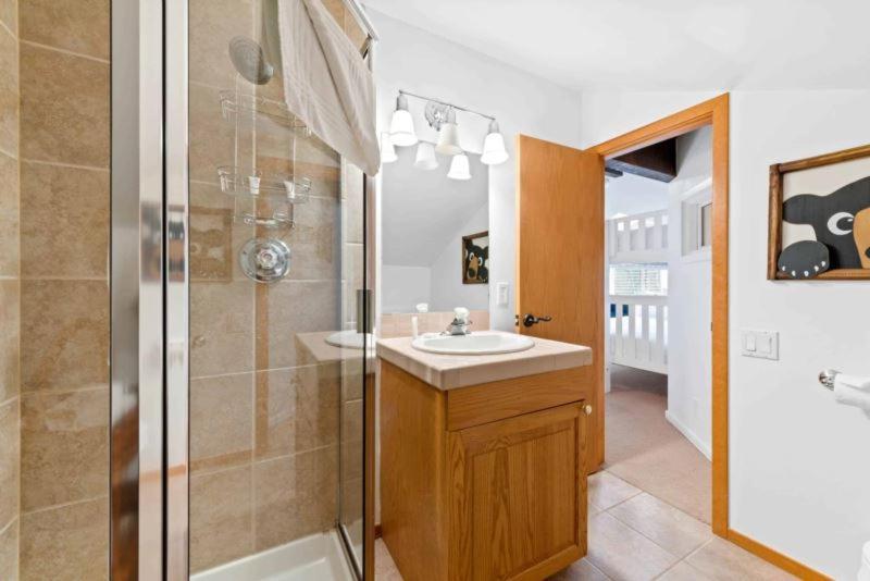 Ridgepoint Townhome 198 By East West Hospitality Beaver Creek Exteriör bild
