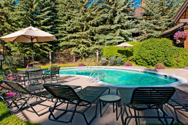 Ridgepoint Townhome 198 By East West Hospitality Beaver Creek Exteriör bild
